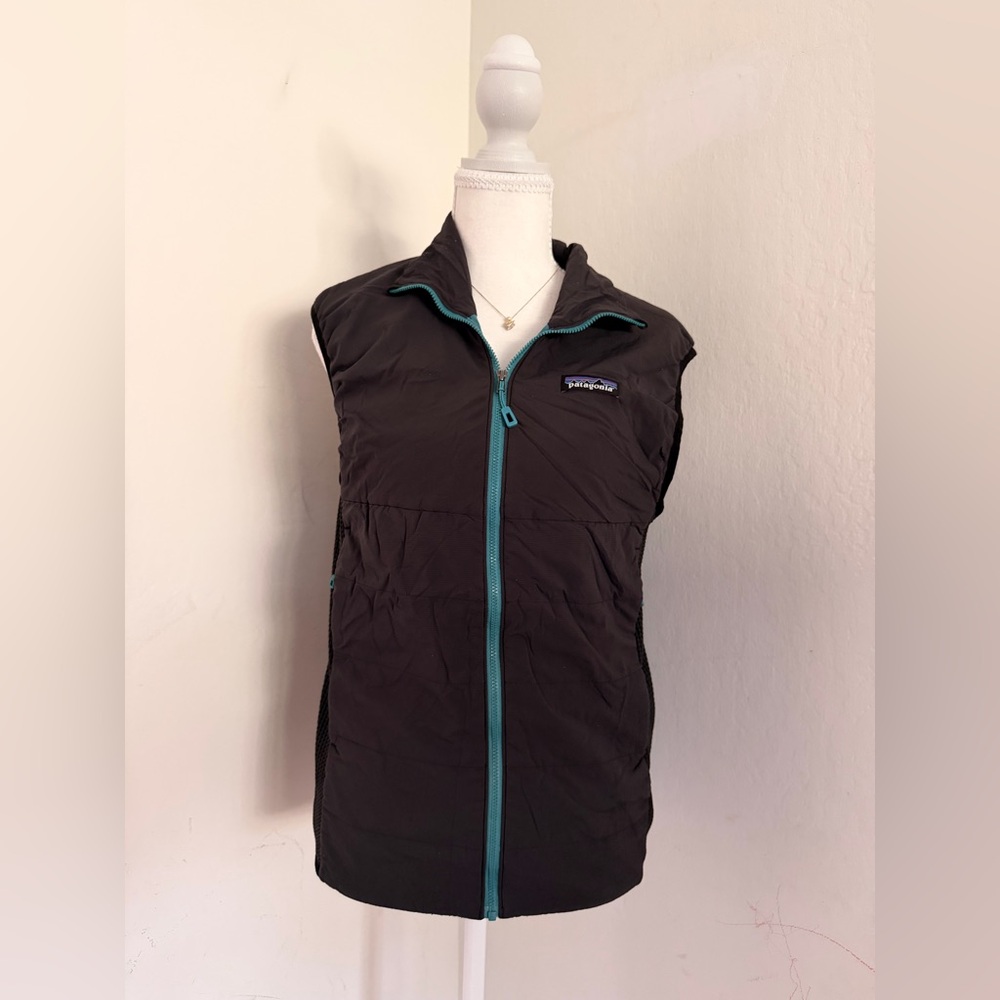 Patagonia Teal and Black Vest It also fits a women's size M